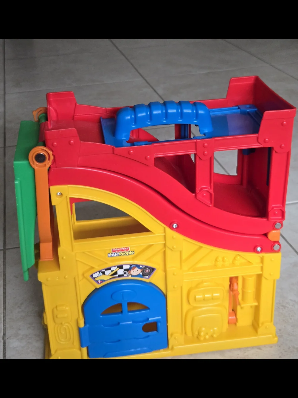 2010 Fisher Price Little People Wheelies Rev'n Sounds Race Track with 4 Wheelies